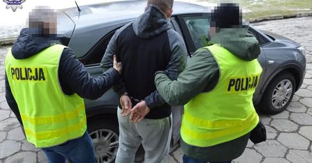 Fałszywy policjant zatrzymany. Wpadł w zasadzkę, gdy przyjechał odebrać pieniądze