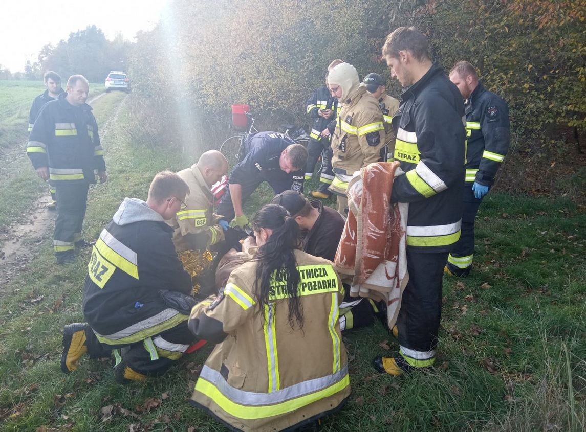 Przez 5 dni bez jedzenia i picia przetrwał w lesie. Policja przekazała smutne wieści