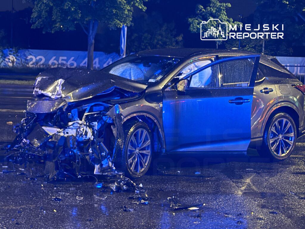 Fot. Miejski Reporter. Poważne zderzenie dwóch aut na Pradze-Północ