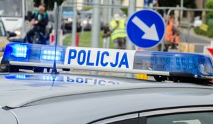 Betoniarka przewróciła się w Warszawie. Zablokowana trasa