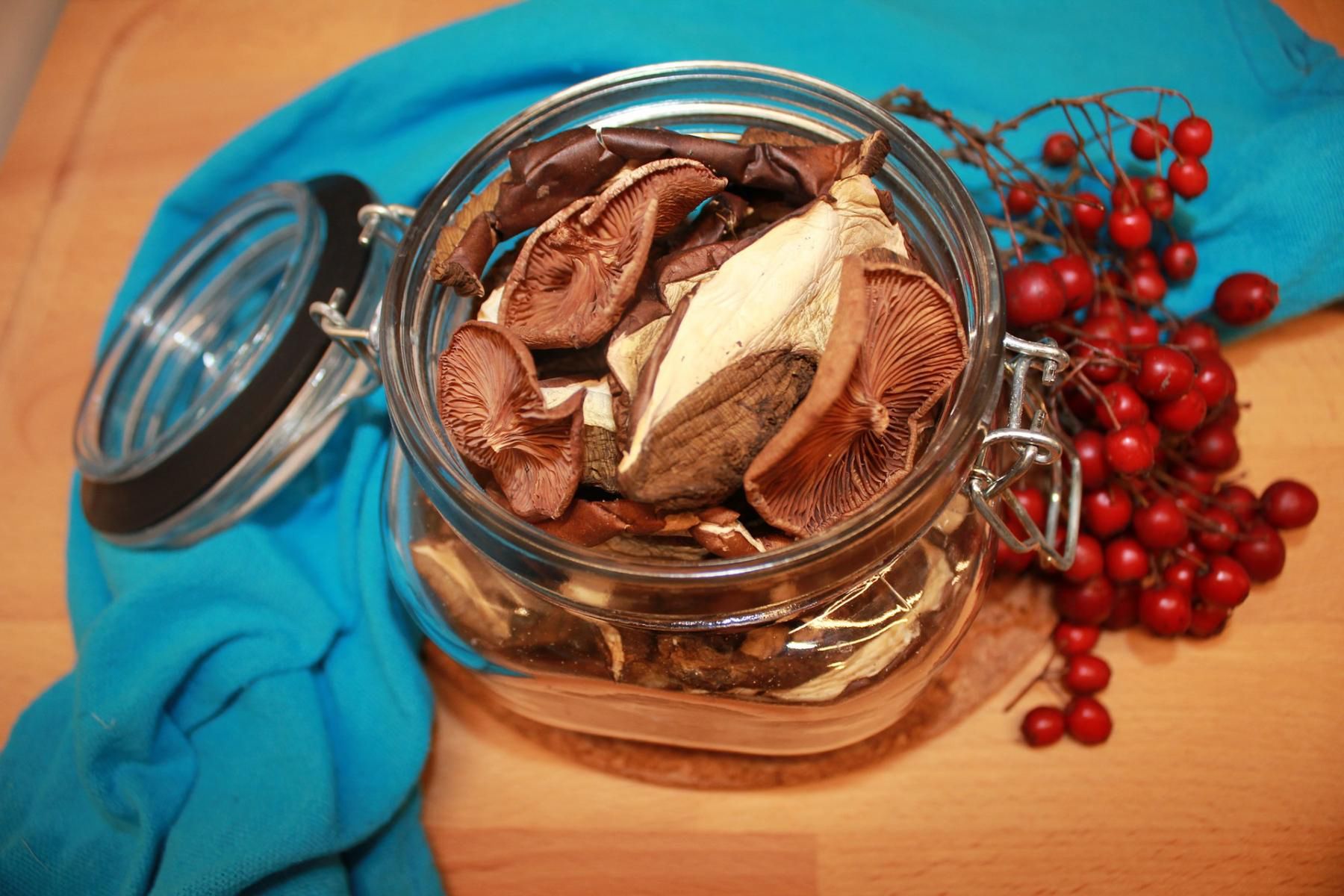 Suszone grzyby to świetny dodatek do wielu dań