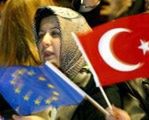 Unia zawiesza negocjacje z Turcją