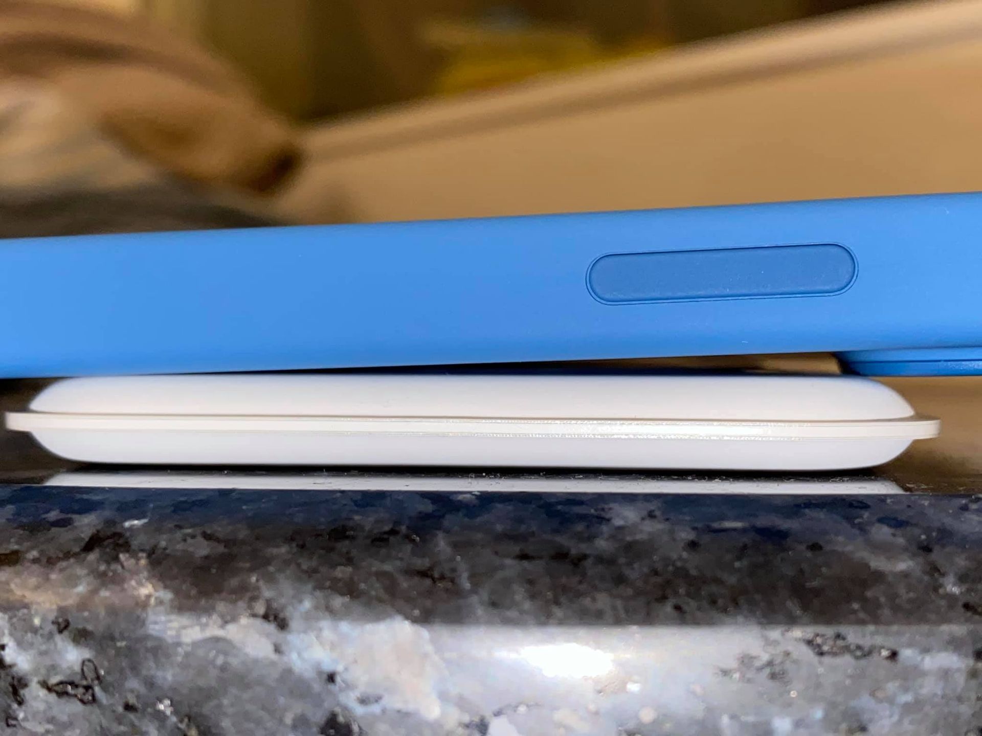 Apple w ogniu krytyki. iPhone 13 Pro nie lubi się z ładowarką za 700 zł 2