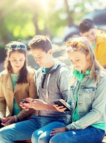 Do teenagers use fact-checking tools? Disturbing report