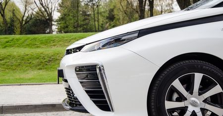 "Jedyny egzemplarz" Toyoty Mirai na sprzedaż. Jeden dealer ma dwa takie