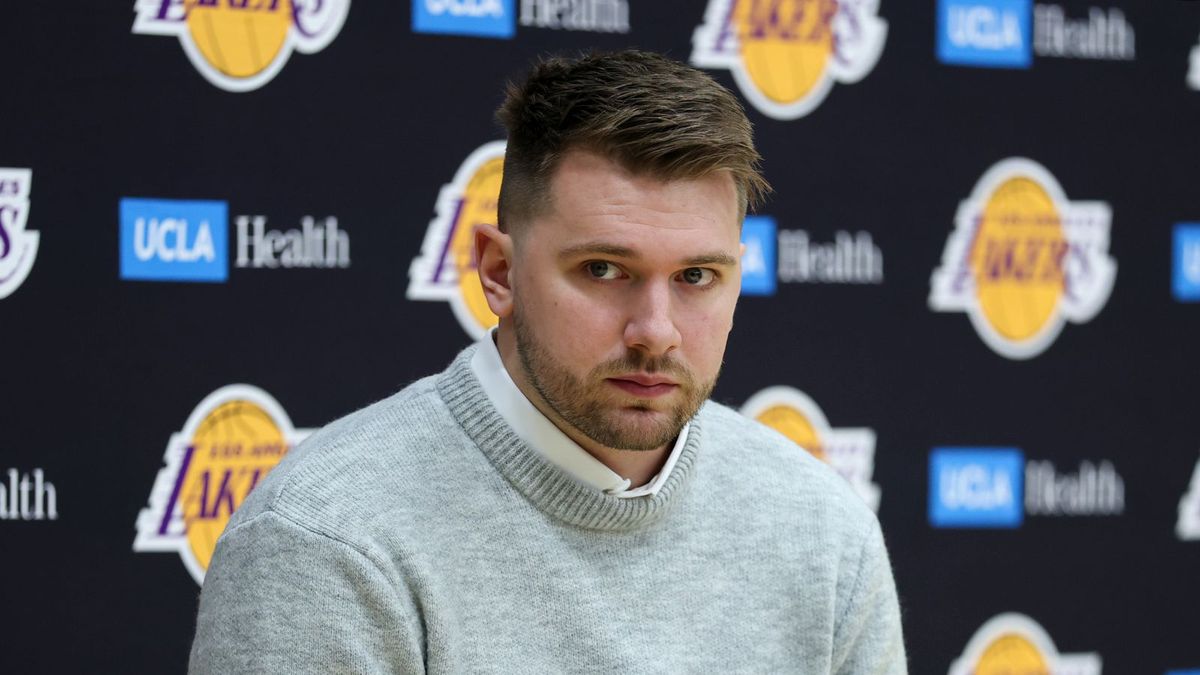 Getty Images / Harry How / Na zdjęciu: Luka Doncić na konferencji w Los Angeles Lakers