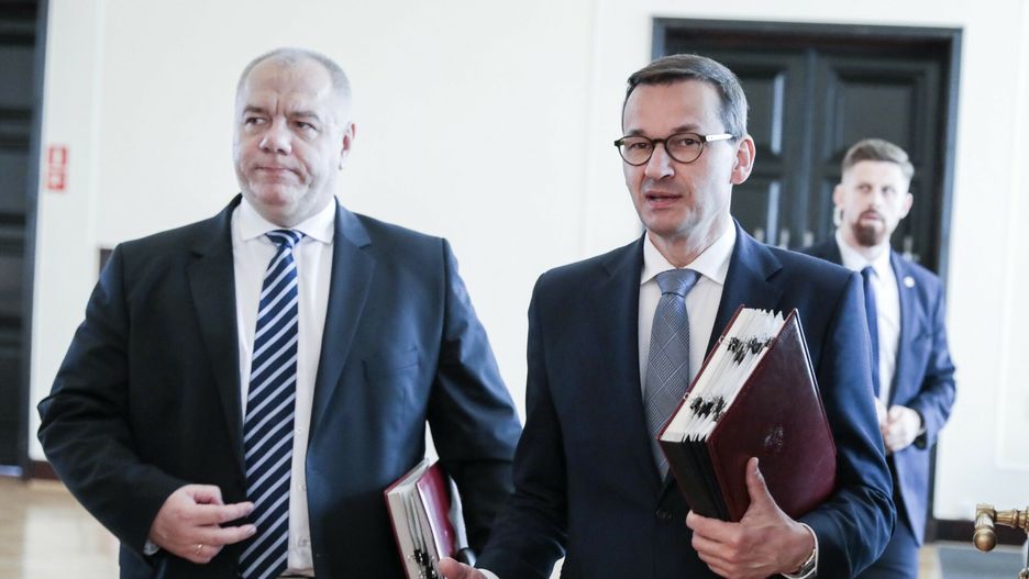 Posiedzenie rz?du
18.06.2019 Warszawa Posiedzenie Rzadu  fot Grzegorz Banaszak/REPORTER
n/z: Jacek Sasin, Mateusz Morawiecki
Grzegorz Banaszak/REPORTER