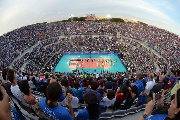 Starcie dwóch najbardziej utytułowanych ekip w Lidze Światowej obejrzało 11 128 widzów (fot: FIVB)