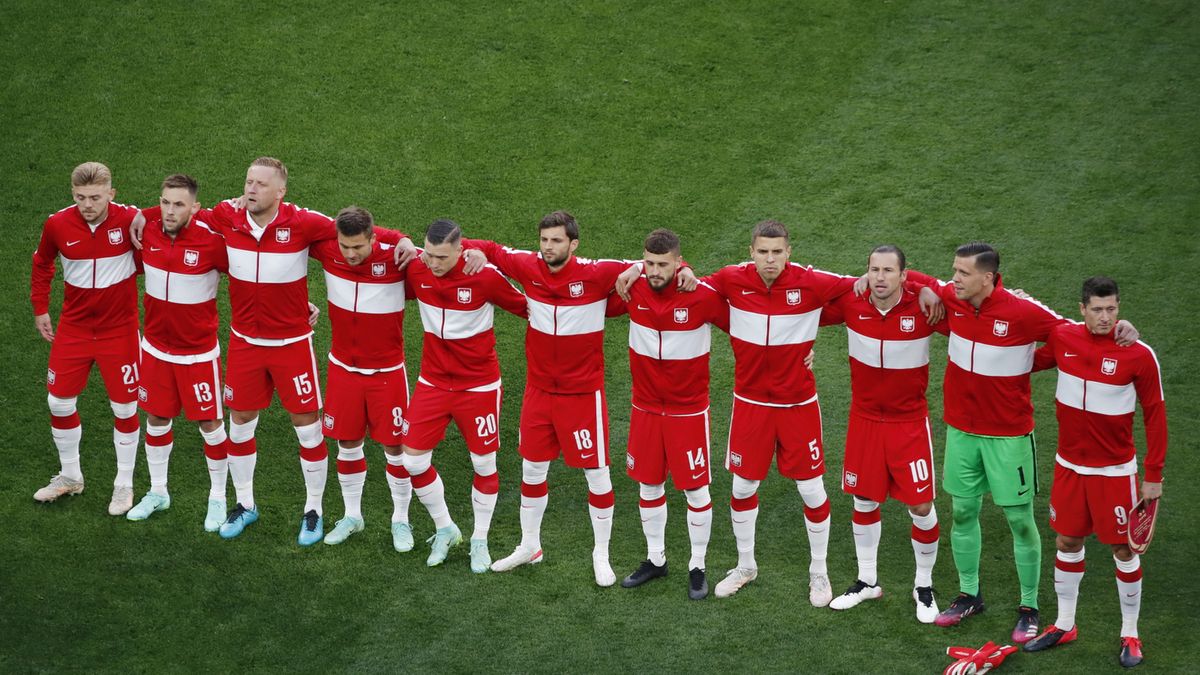 PAP/EPA / Anton Vaganov / Na zdjęciu: piłkarze reprezentacji Polski