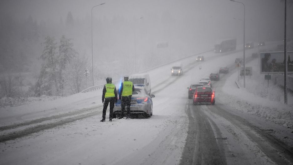 Pogoda. Śnieżyce na wschodzie Polski. Ponad 80 tys. odbiorców bez prądu