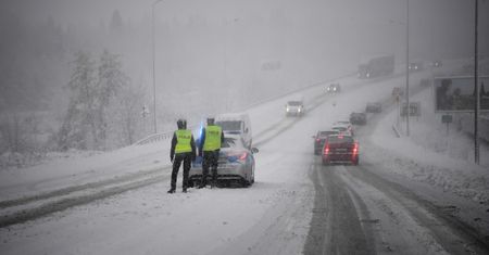 Pogoda. Śnieżyce na wschodzie Polski. Ponad 80 tys. odbiorców bez prądu