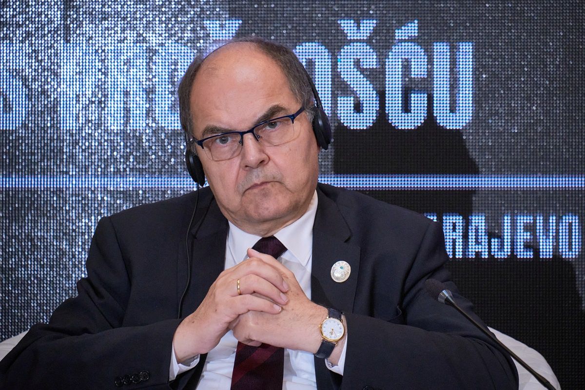 "List do okupanta". Niemiecki polityk dostał nazistowski hełm