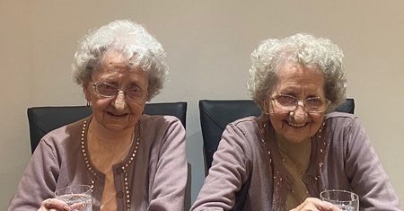 Śmierć rozdzieliła 96-letnie bliźniaczki. Tylko jedna z nich pokonała koronawirusa