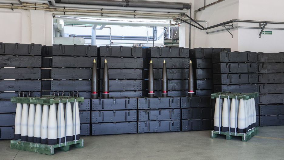 Wizyta premiera RP Donalda Tuska w Zakładach Metalowych Dezamet w Nowej Dębie