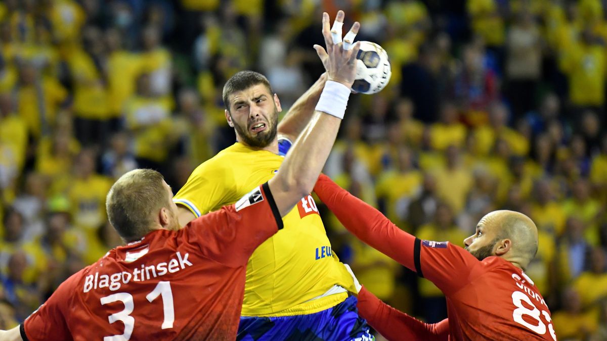 PAP / Piotr Polak / Na zdjęciu w środku: Branko Vujovic