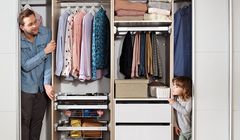 Black Red White spotem w sypialni promuje szafy Nadir (wideo)