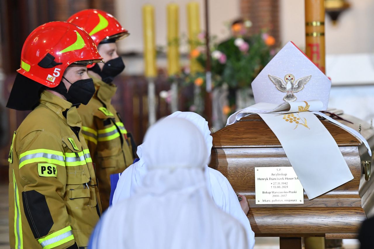 Uroczystości pogrzebowe abpa Henryka Hosera [ZDJĘCIA]