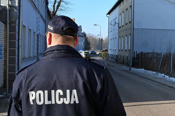 Zabójstwo pod Ciechanowem. Zwłoki kobiety odkryte w śniegu