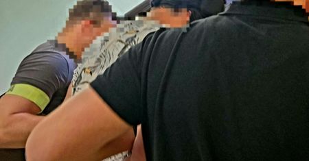 Miał dopuścić się przestępstw w pobliżu przedszkoli i stalkingu nastolatki. 26-latek zatrzymany, sąd zdecydował o areszcie