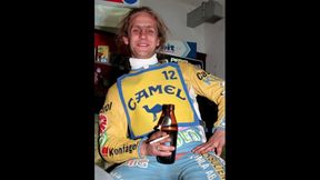 Świętując sukces, zgubił się na mieście. Pomogła kartka z adresem zawieszona... na jego szyi