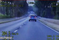Kierowca lexusa pędził ponad 200 km/h. Dostał słony mandat