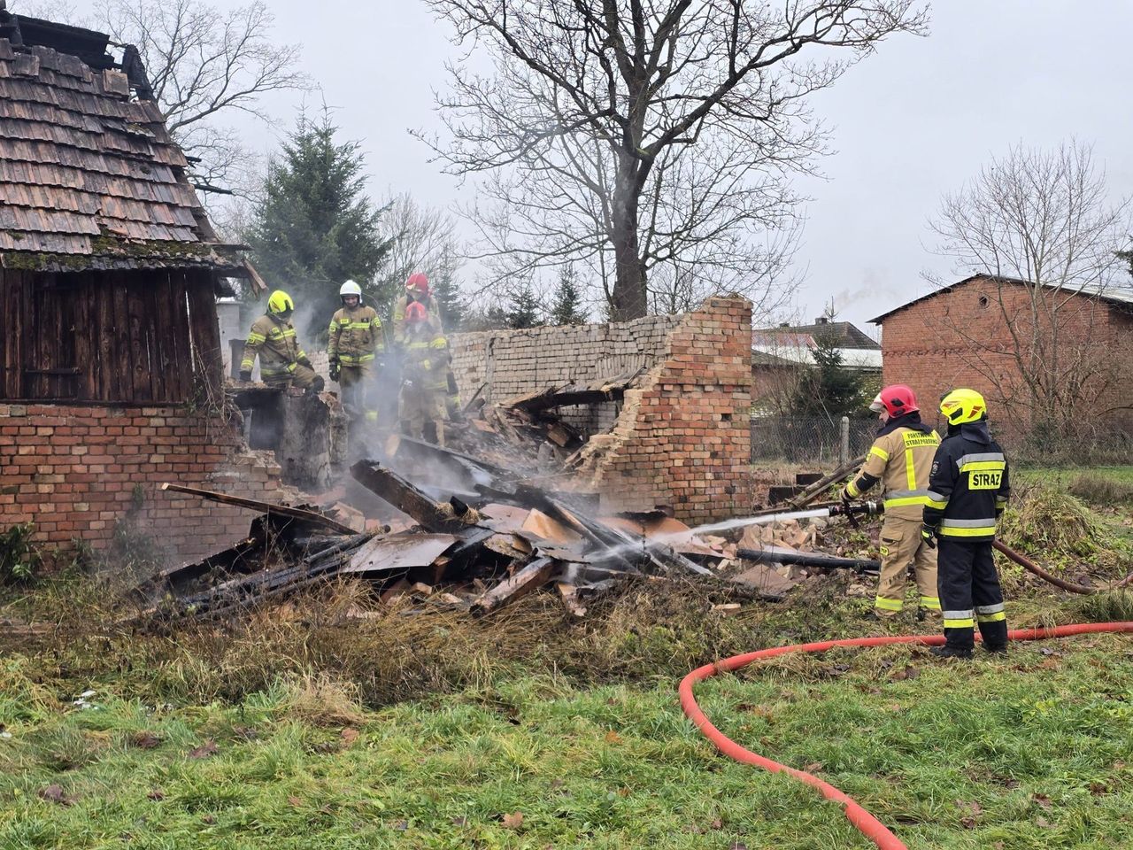 Rościn: Pożar budynku gospodarczego. Szybka akcja strażaków