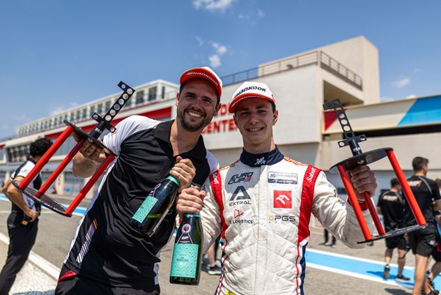 Kacper Sztuka po wygranej we Francji jest liderem Eurocup-3