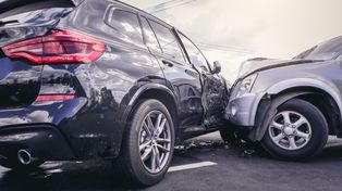 Katowice: Tragiczny dzień na drogach. W dwóch wypadkach zginęły dwie osoby. Ważne drogi są nieprzejezdne