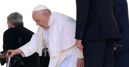 Jest oficjalny komunikat Watykanu. Papież po operacji