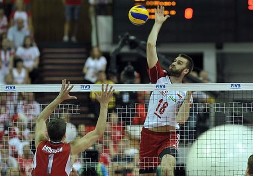 Marcin Możdżonek w jednym ze swych dziewięciu ataków (foto:FIVB)