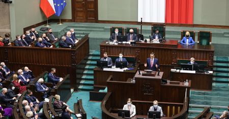 Basen i kaplica w nowym hotelu dla posłów. Koniec budowy za dwie kadencje