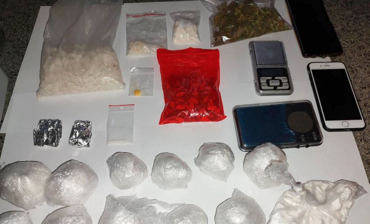 Bydgoszcz: Ponad dwa kilogramy narkotyków w rękach policji. Dwóch podejrzanych trafiło za kratki