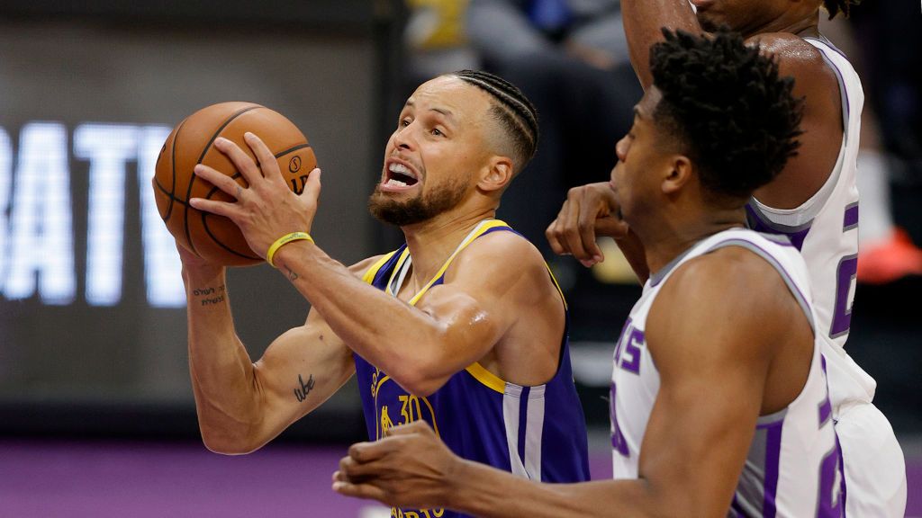 Zdjęcie okładkowe artykułu: Getty Images / Ezra Shaw / Na zdjęciu: Stephen Curry (z lewej)