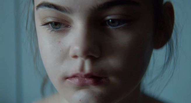 Dove w kampanii „Odwrócone Selfie” pokazuje, jak kłamią media społecznościowe