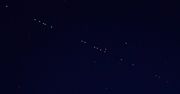 Starlinki. Gdzie i kiedy zobaczyć Starlinki? Dziś w nocy na niebie Starlinki
