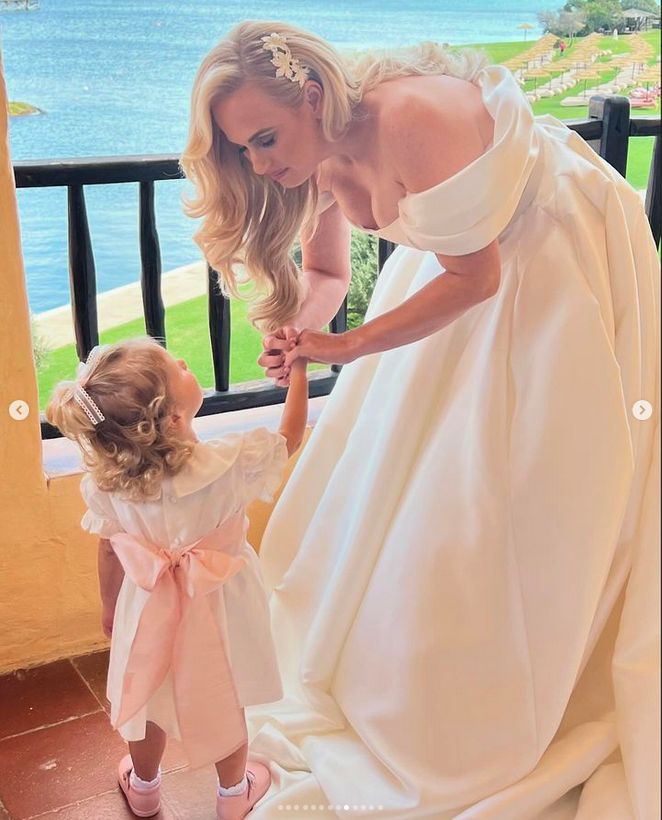 Rebel Wilson pokazała całuśne zdjęcia z weselnego weekendu