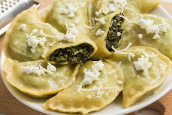 Lepsze niż z owocami i ruskie. Zrób takie pierogi, a będą ci bić brawo przy stole