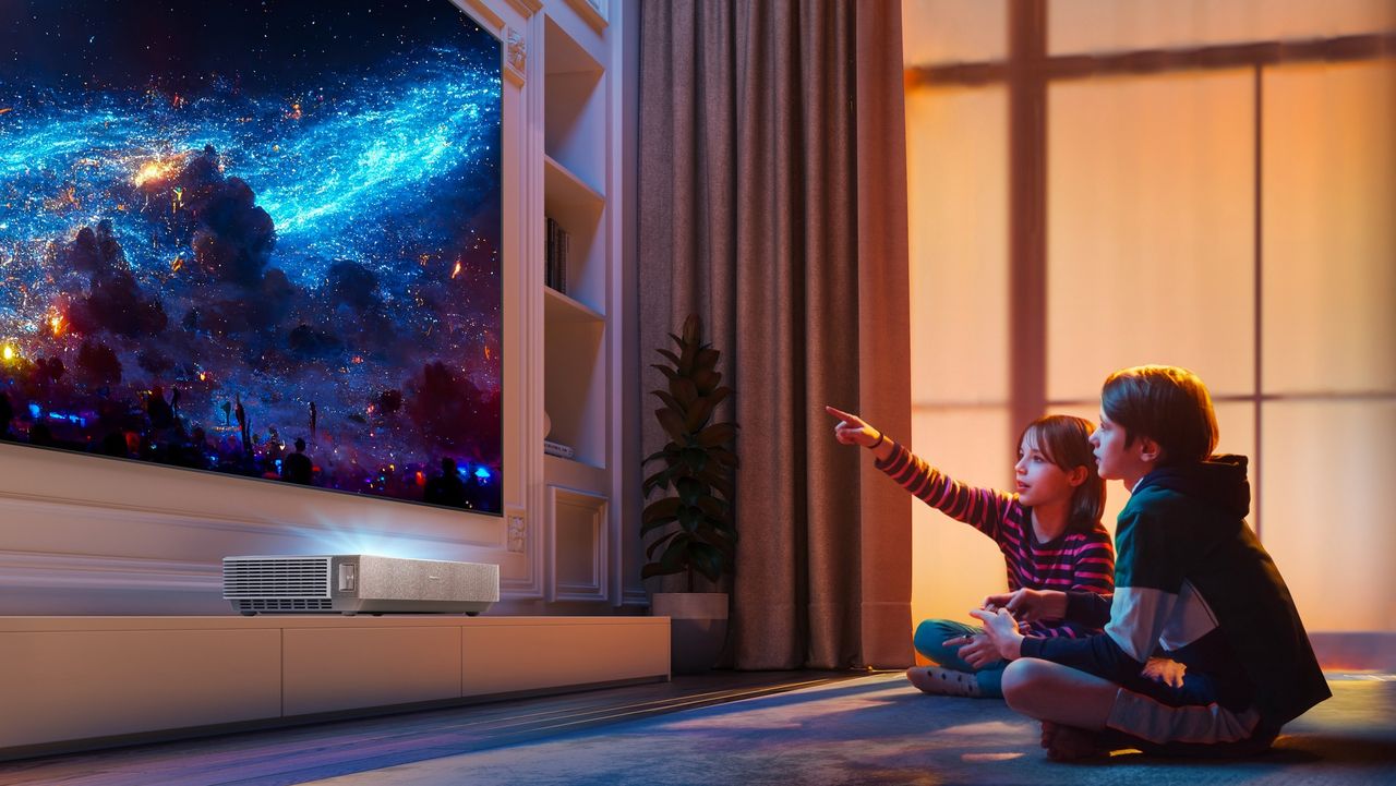 Hisense powiększa rodzinę telewizorów laserowych o nowy model. Hisense Laser TV 4K L5H już dostępny!