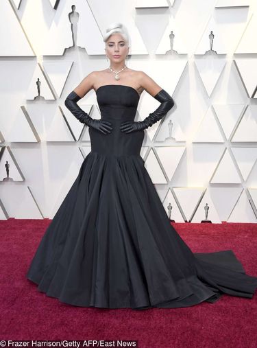 Lady Gaga – Oscary 2019, kreacja: Alexander McQueen; biżuteria: Tiffany & Co.