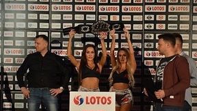 FEN 23: piękne ring girls ozdobą na ważeniu. Kibice nie mogli oderwać wzroku (galeria)
