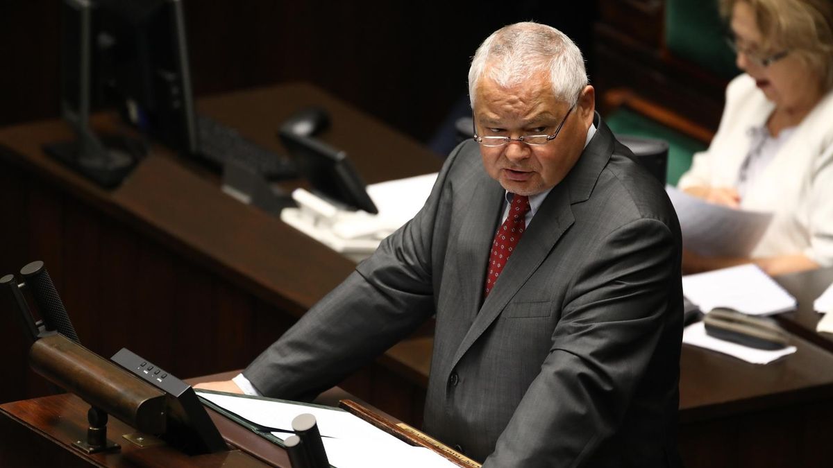 Szef NBP Adam Glapiński podczas przemówienia w Sejmie