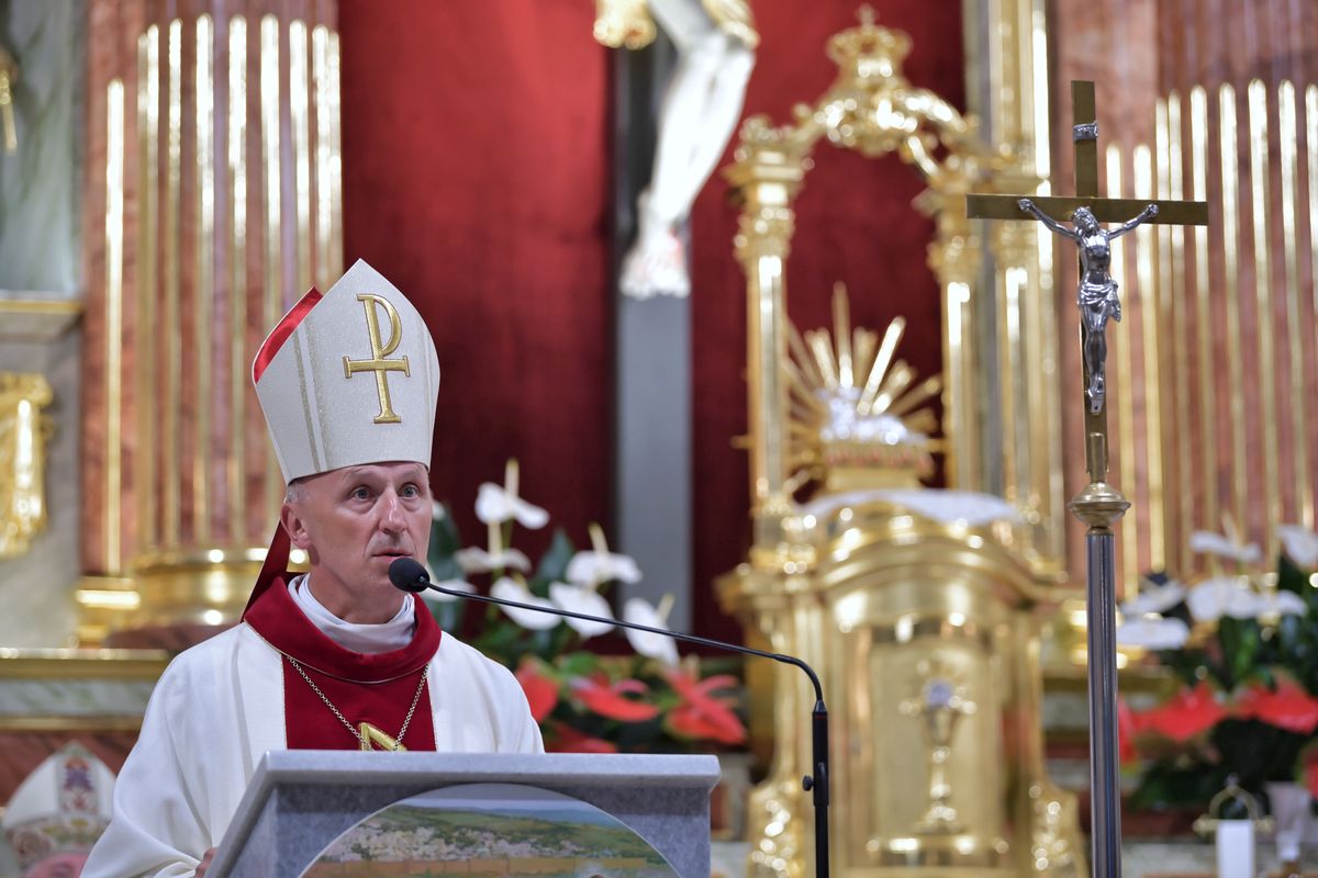 Biskup Marek Solarczyk wydał dekret, w którym zwalnia część wiernych w obowiązku uczestniczenia we Mszy Świętej