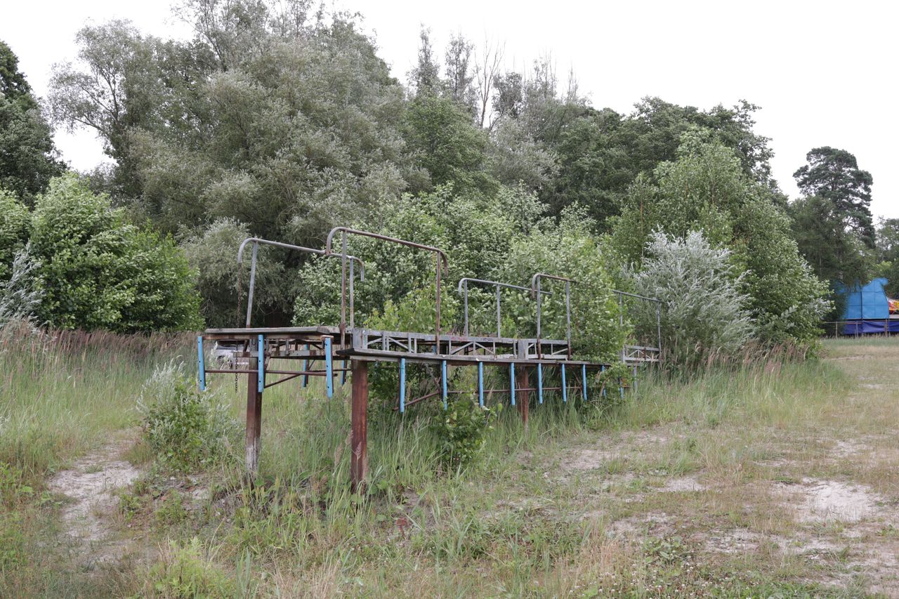 Pomost na plaży Jeziora Ostrowskiego