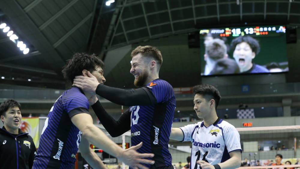 Zdjęcie okładkowe artykułu: Materiały prasowe / facebook.com/vleague.or.jp / Na zdjęciu: Michał Kubiak (nr 13) w barwach Panasonic Panthers