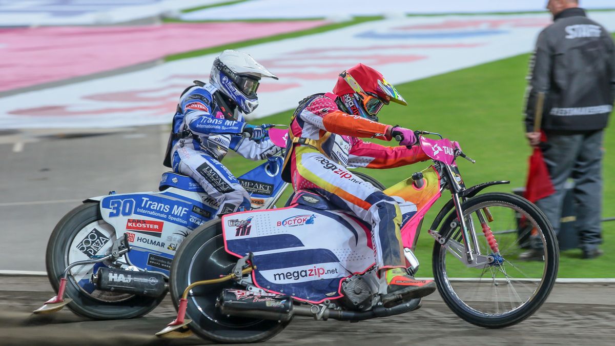 WP SportoweFakty / Arkadiusz Siwek / Na zdjęciu: Leon Madsen (kask biały) w walce z Grigorijem Łagutą podczas rundy SEC w Chorzowie