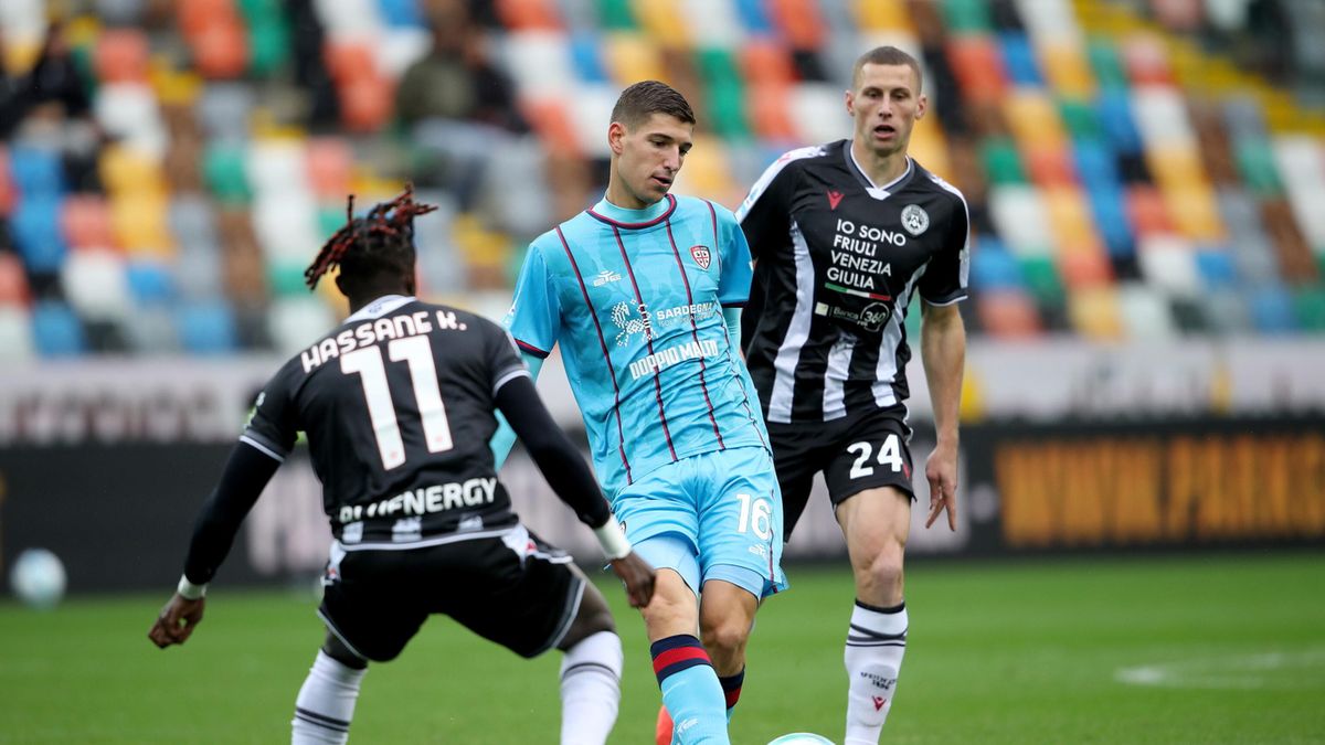 PAP/EPA / Gabriele Menis / Jakub Piotrowski w meczu Udinese Calcio