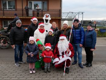 Łubnica: Mikołajkowy korowód przeszedł ulicami miasta