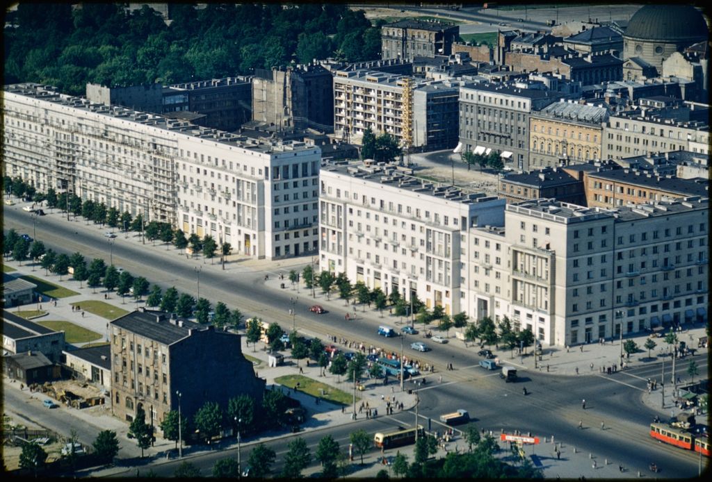 Nostalgiczna Warszawa lat 50. na nieznanych, kolorowych zdjęciach profesora z USA 30