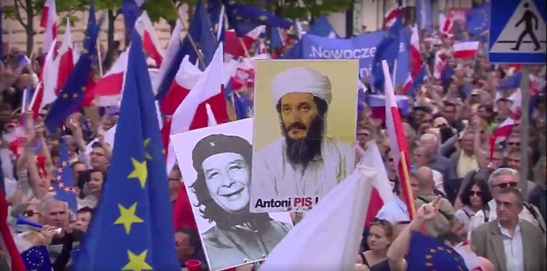 Takimi obrazkami opozycja promuje Marsz Wolności