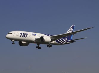 Pierwszy samolot dla VIP-ów już wkrótce w bazie na Okęciu. MON rozpoczął odbiór Boeinga 737